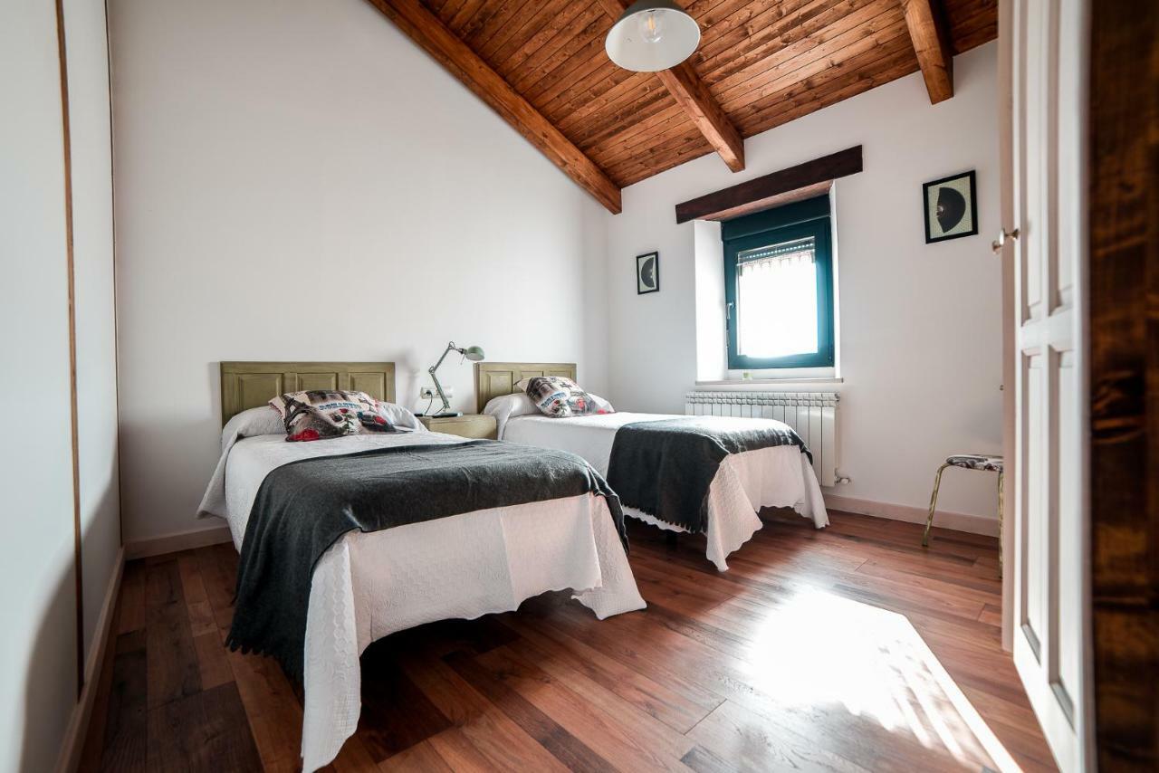 Hostal La Huerta Del Duero Villamarciel Exterior foto