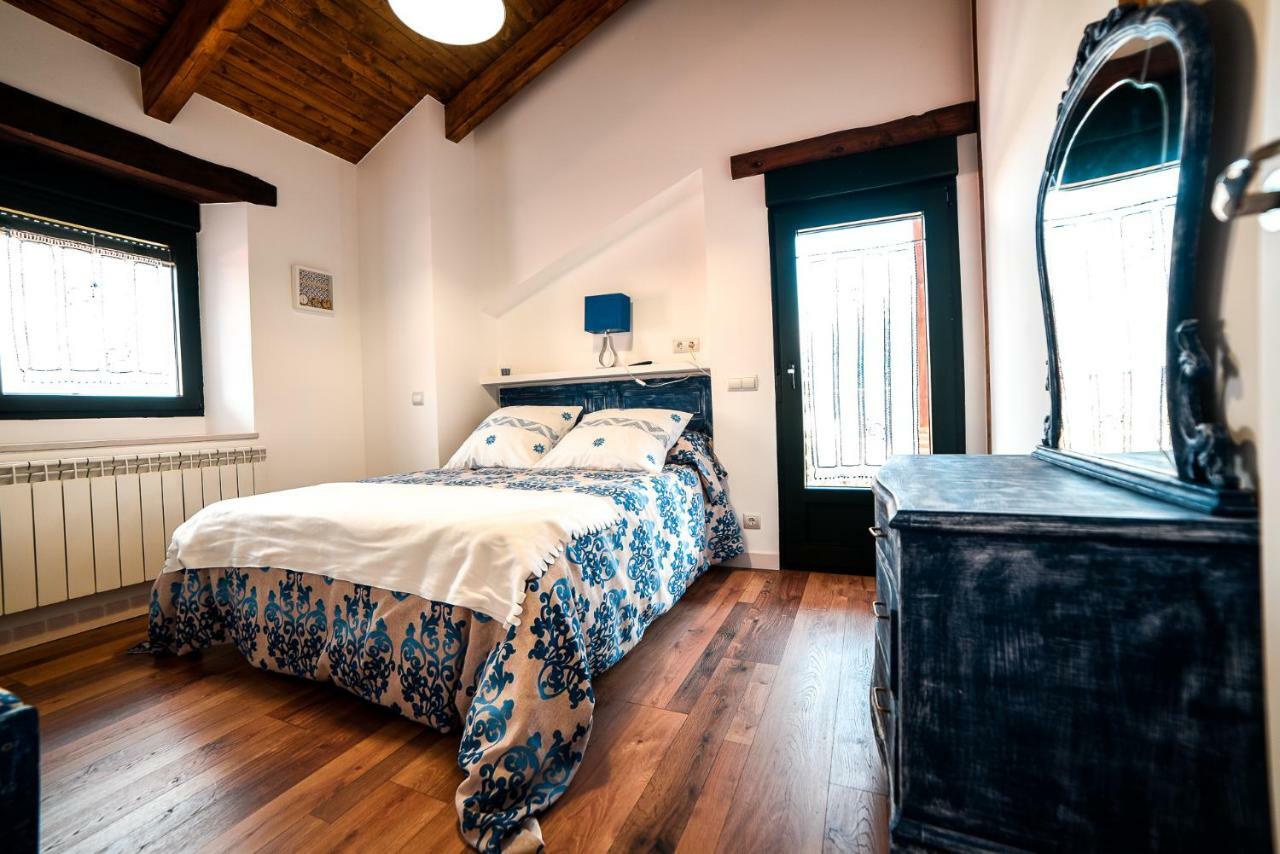 Hostal La Huerta Del Duero Villamarciel Exterior foto